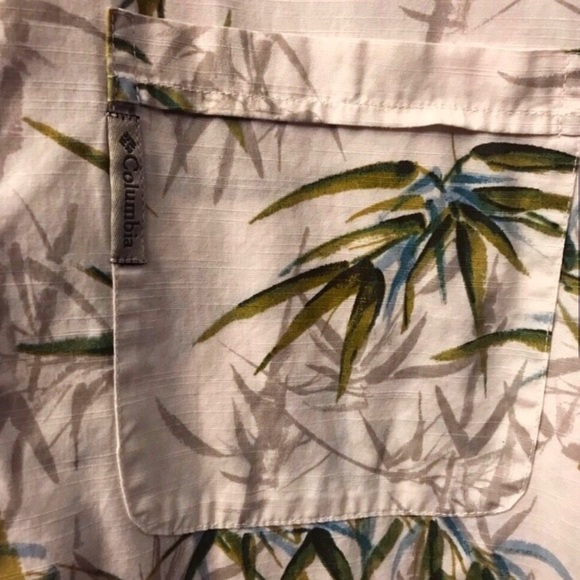 Columbia Men’s Short Sleeved Button Down Shirt M - Picture 4 of 6